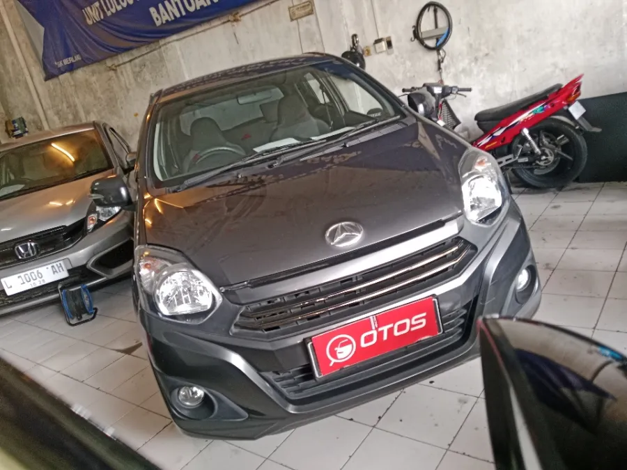 Foto Mobil Bekas Kanan Depan Daihatsu Ayla 1.0 X tahun 2022