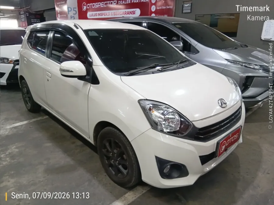 Foto Mobil Bekas Kanan Depan Daihatsu Ayla 1.0 X tahun 2022