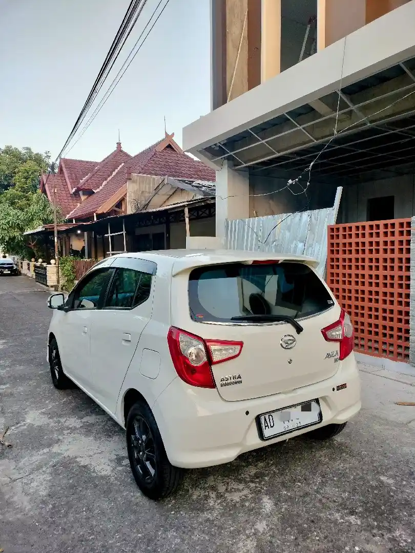 Foto Mobil Bekas Kiri Belakang Daihatsu Ayla 1.0 X tahun 2022