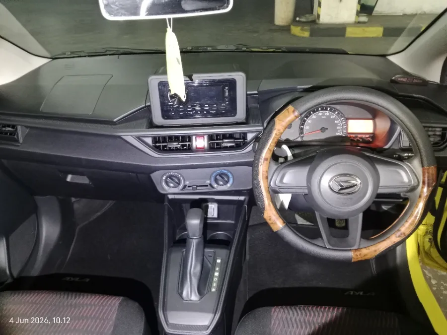 Foto Mobil Bekas Dashboard Daihatsu Ayla 1.0 X tahun 2023