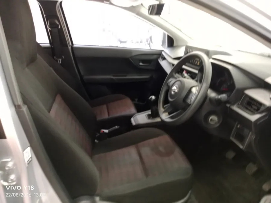 Foto Mobil Bekas Kabin Depan Daihatsu Ayla 1.0 X tahun 2023