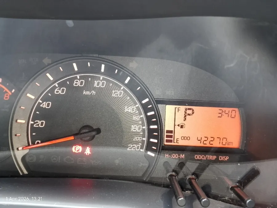 Foto Mobil Bekas Odometer Daihatsu Ayla 1.0 X tahun 2023