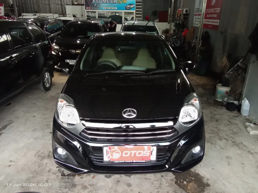 Foto Mobil Bekas Tampak Depan Daihatsu Ayla 1.0 X tahun 2023