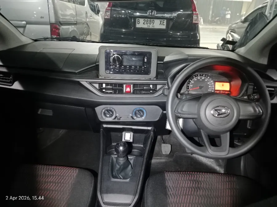 Foto Mobil Bekas Dashboard Daihatsu Ayla 1.0 X tahun 2024