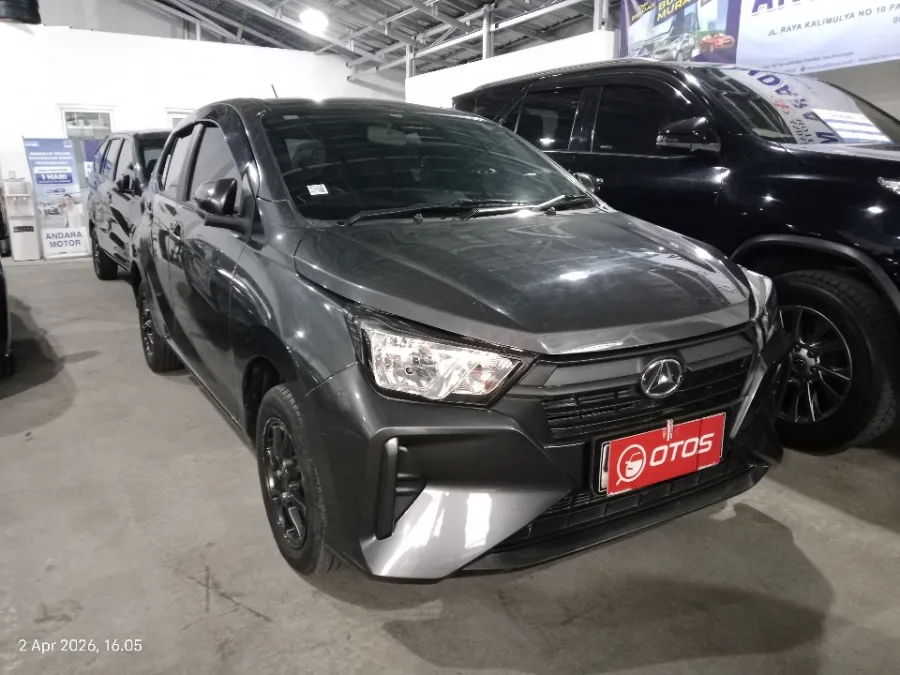 Foto Mobil Bekas Kanan Depan Daihatsu Ayla 1.0 X tahun 2024