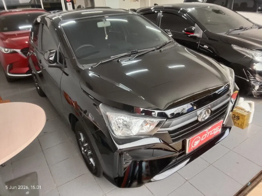 Foto Mobil Bekas Kanan Depan Daihatsu Ayla 1.0 X tahun 2025