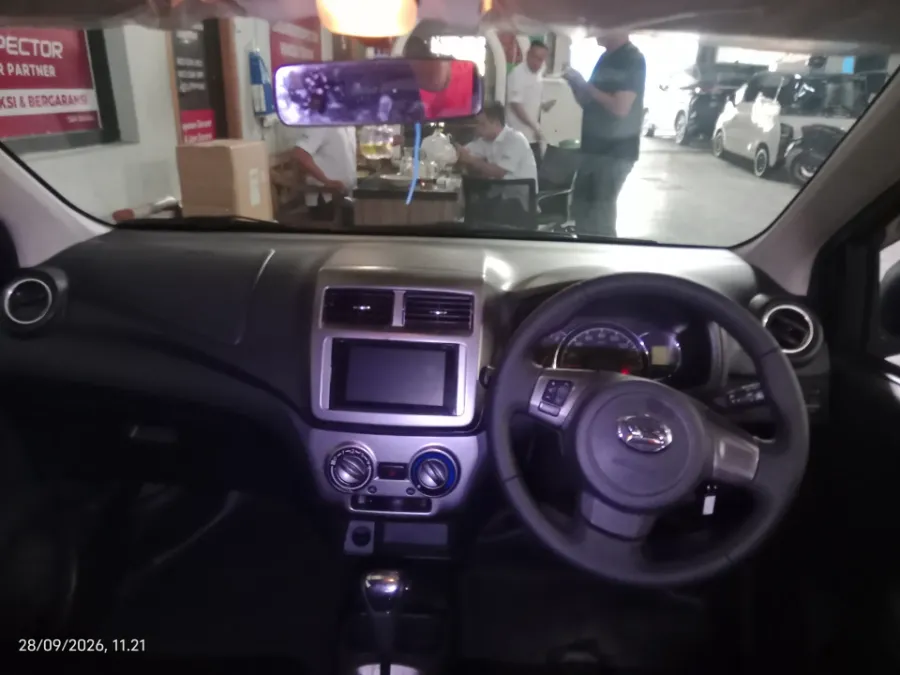 Foto Mobil Bekas Dashboard Daihatsu Ayla 1.2 R tahun 2017