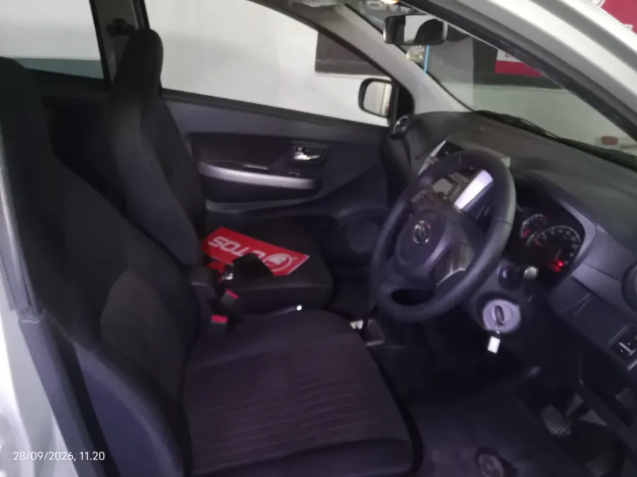 Foto Mobil Bekas Kabin Depan Daihatsu Ayla 1.2 R tahun 2017