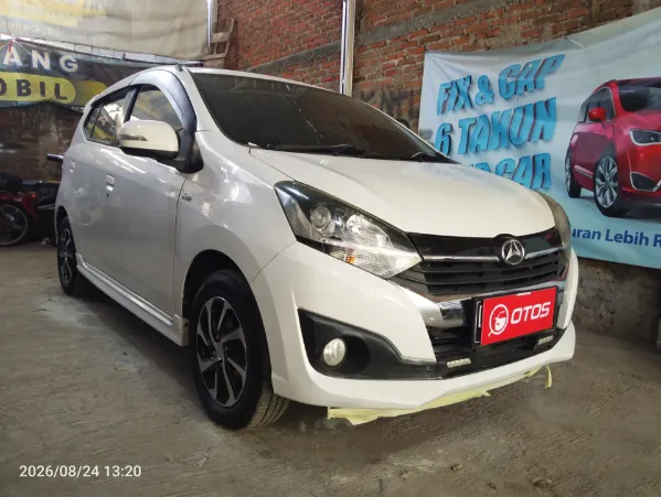 2017 Daihatsu Ayla 1.2 R - Foto 1 dari 6