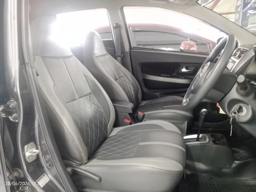 Foto Mobil Bekas Kabin Depan Daihatsu Ayla 1.2 R tahun 2018