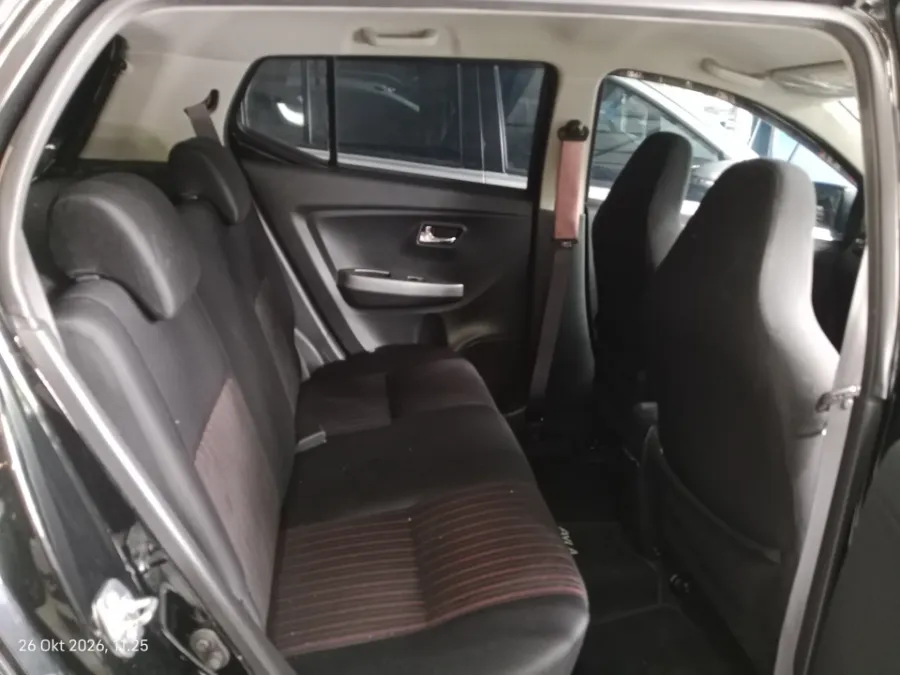 Foto Mobil Bekas Kabin Belakang Daihatsu Ayla 1.2 R tahun 2019