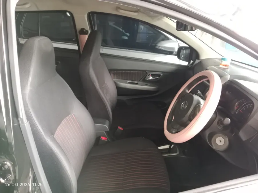 Foto Mobil Bekas Kabin Depan Daihatsu Ayla 1.2 R tahun 2019