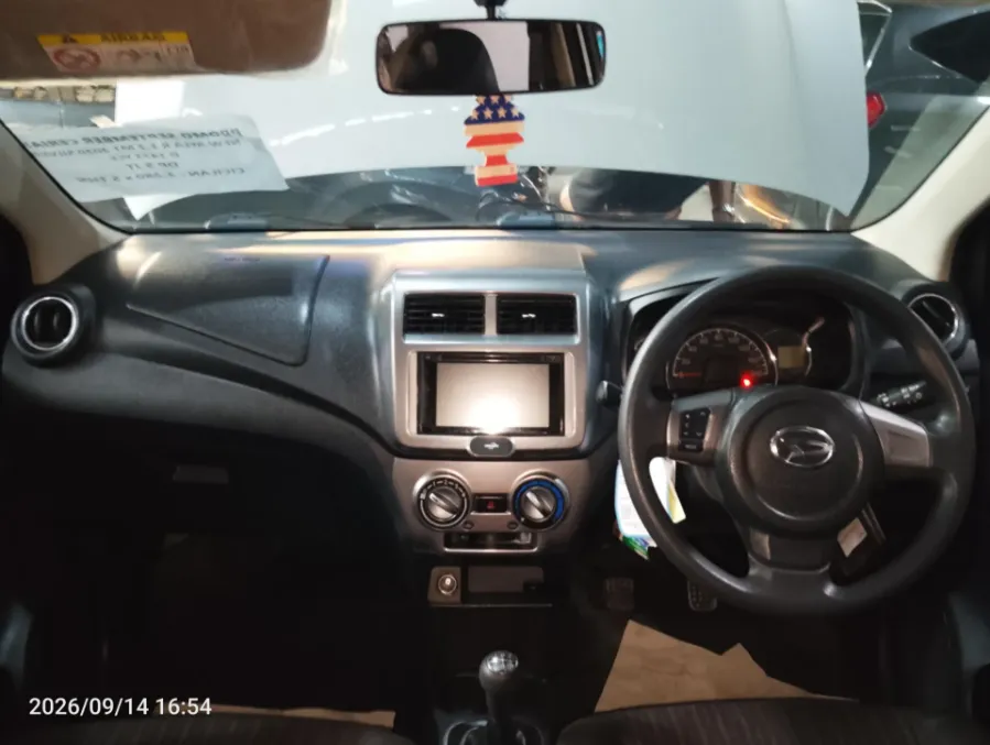Foto Mobil Bekas Dashboard Daihatsu Ayla 1.2 R tahun 2020