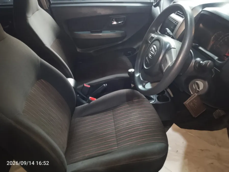 Foto Mobil Bekas Kabin Depan Daihatsu Ayla 1.2 R tahun 2020