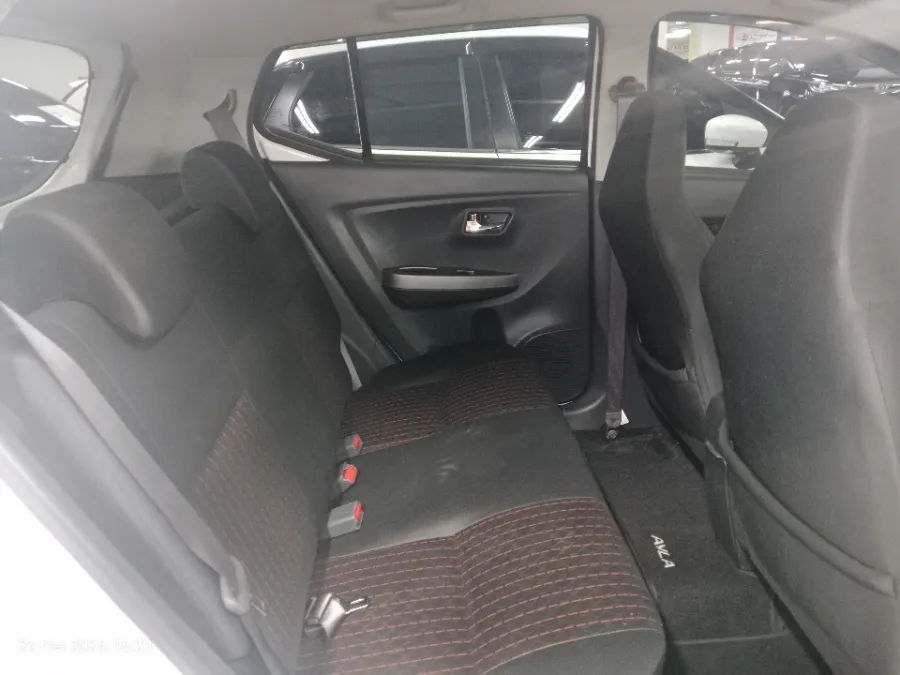 Foto Mobil Bekas Kabin Belakang Daihatsu Ayla 1.2 R tahun 2021