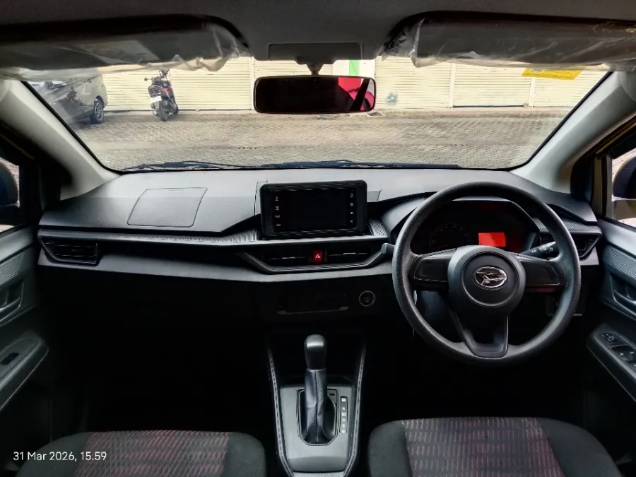 Foto Mobil Bekas Dashboard Daihatsu Ayla 1.2 R tahun 2023