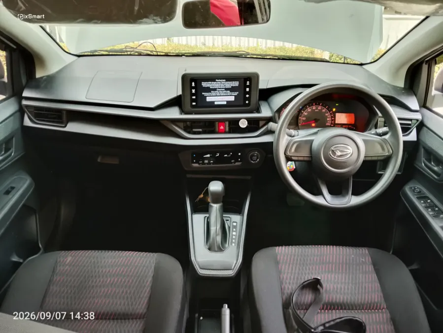 Foto Mobil Bekas Dashboard Daihatsu Ayla 1.2 R tahun 2023