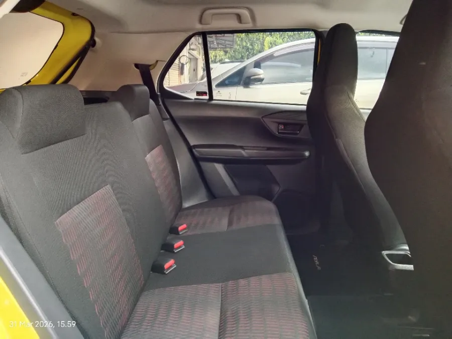 Foto Mobil Bekas Kabin Belakang Daihatsu Ayla 1.2 R tahun 2023