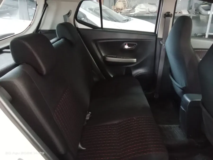 Foto Mobil Bekas Kabin Belakang Daihatsu Ayla 1.2 R tahun 2023