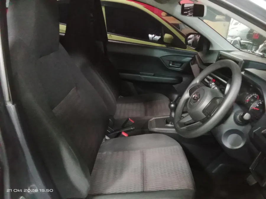 Foto Mobil Bekas Kabin Depan Daihatsu Ayla 1.2 R tahun 2023