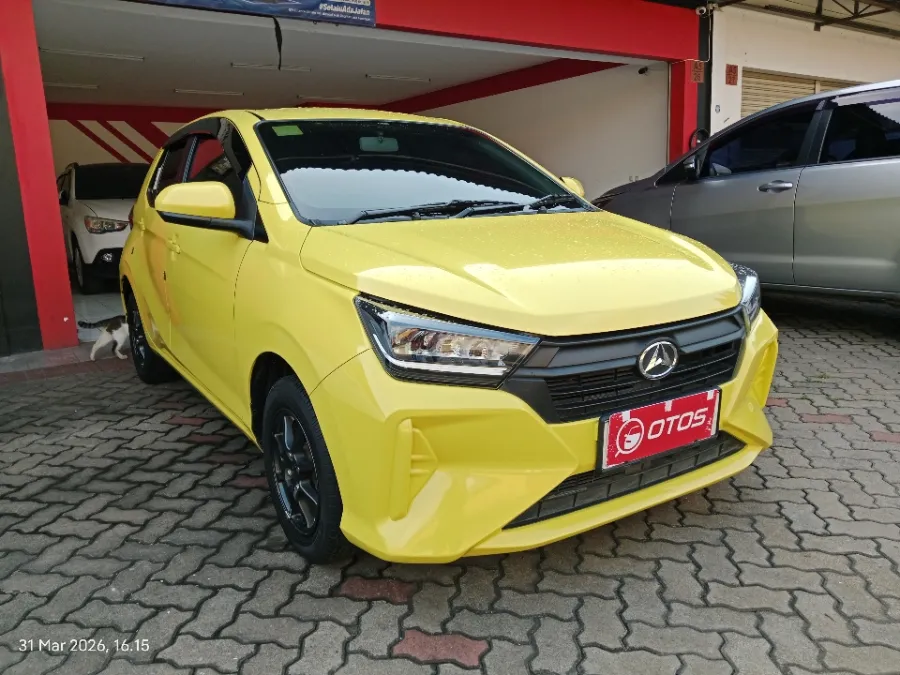 Foto Mobil Bekas Kanan Depan Daihatsu Ayla 1.2 R tahun 2023