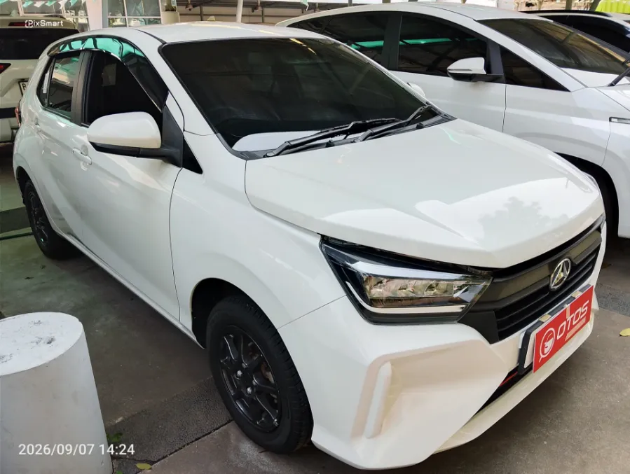 Foto Mobil Bekas Kanan Depan Daihatsu Ayla 1.2 R tahun 2023