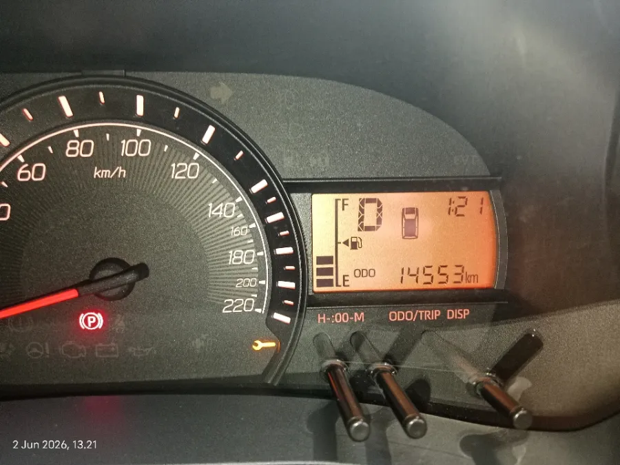 Foto Mobil Bekas Odometer Daihatsu Ayla 1.2 R tahun 2023