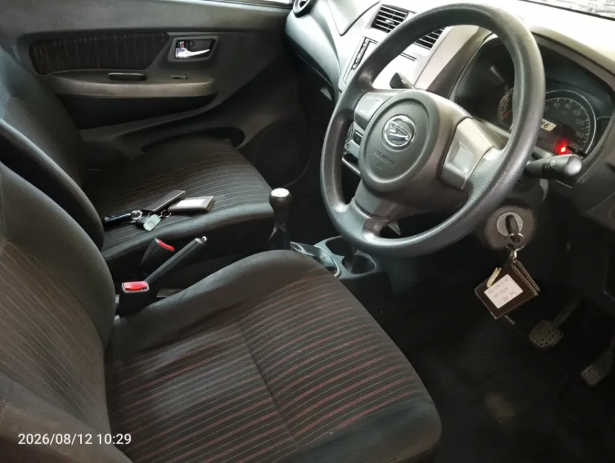 Foto Mobil Bekas Kabin Depan Daihatsu Ayla 1.2 X tahun 2018
