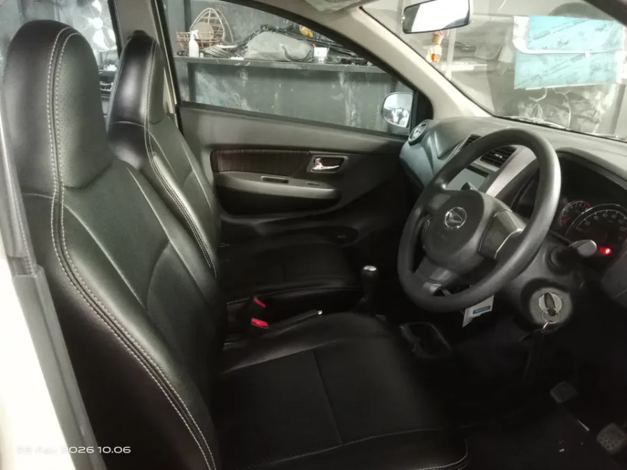 Foto Mobil Bekas Kabin Depan Daihatsu Ayla 1.2 X tahun 2019