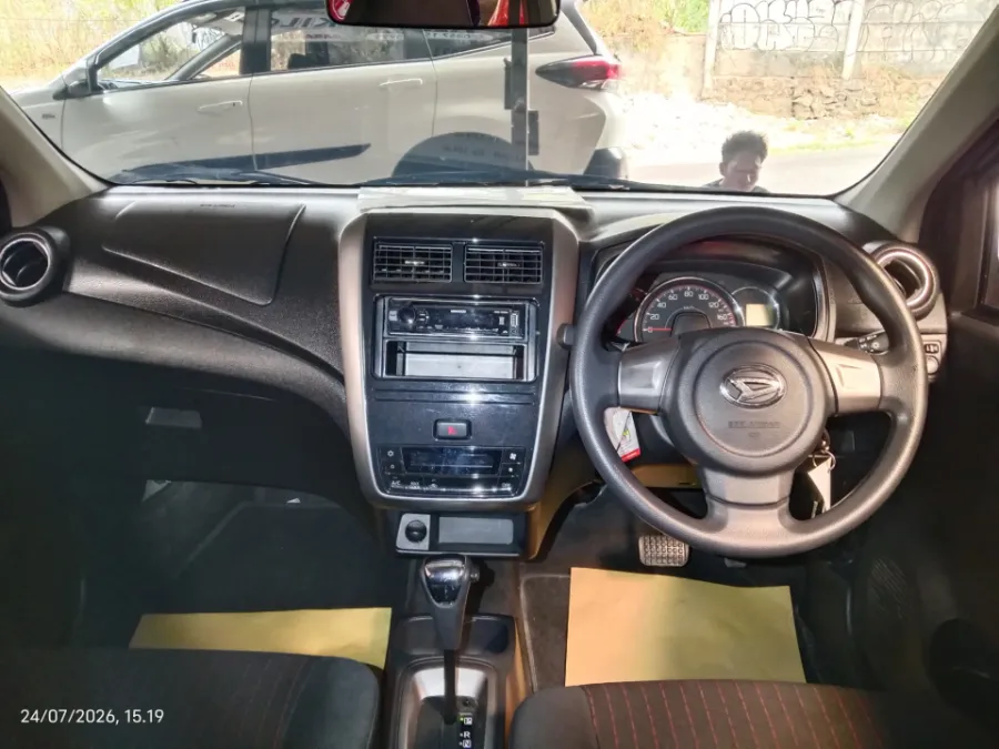 Foto Mobil Bekas Dashboard Daihatsu Ayla 1.2 X tahun 2021