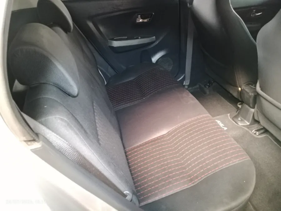 Foto Mobil Bekas Kabin Belakang Daihatsu Ayla 1.2 X tahun 2021