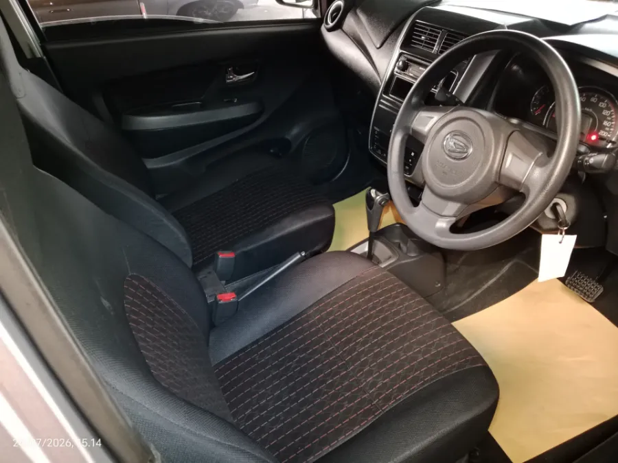 Foto Mobil Bekas Kabin Depan Daihatsu Ayla 1.2 X tahun 2021
