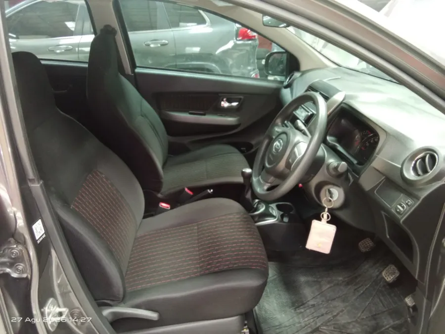Foto Mobil Bekas Kabin Depan Daihatsu Ayla 1.2 X tahun 2022