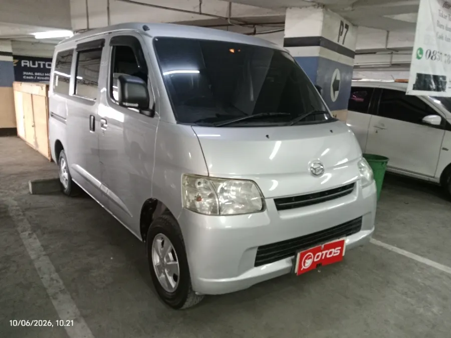 Foto Mobil Bekas Kanan Depan Daihatsu Gran Max 1.3 tahun 2019