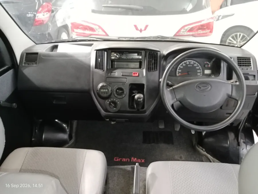 Foto Mobil Bekas Dashboard Daihatsu Gran Max 1.3 tahun 2020