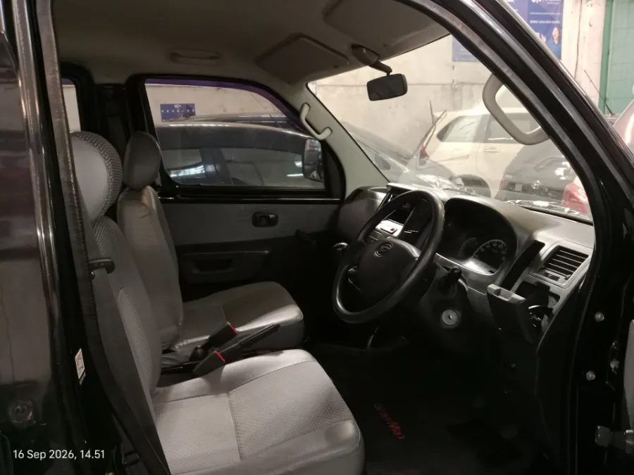Foto Mobil Bekas Kabin Depan Daihatsu Gran Max 1.3 tahun 2020