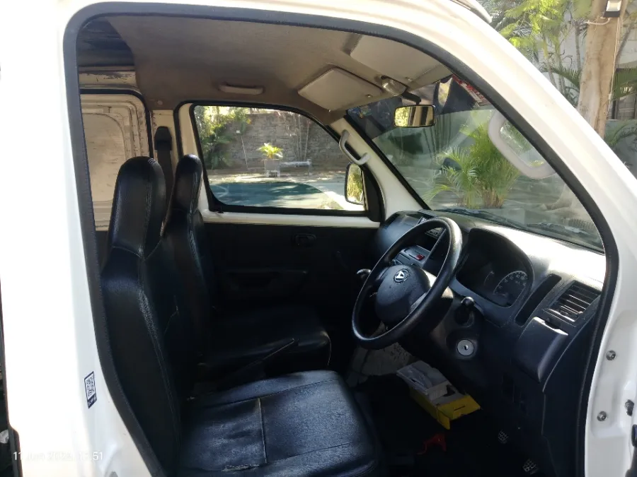 Foto Mobil Bekas Kabin Depan Daihatsu Gran Max 1.3 Blind Van tahun 2021