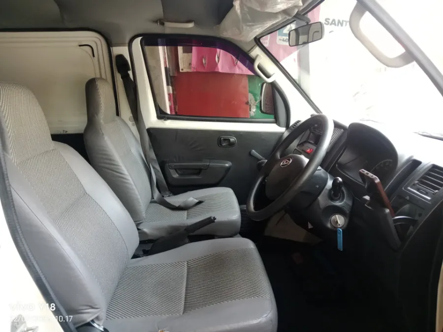 Foto Mobil Bekas Kabin Depan Daihatsu Gran Max 1.3 Blind Van tahun 2021