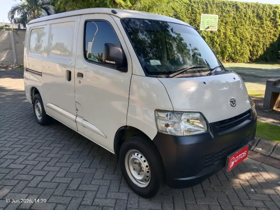 Foto Mobil Bekas Kanan Depan Daihatsu Gran Max 1.3 Blind Van tahun 2021