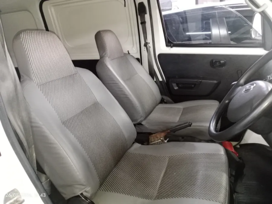 Foto Mobil Bekas Kabin Depan Daihatsu Gran Max 1.3 Blind Van tahun 2022