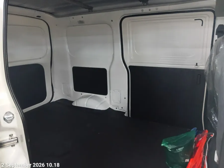 Foto Mobil Bekas Kabin Belakang Daihatsu Gran Max 1.3 Blind Van tahun 2026
