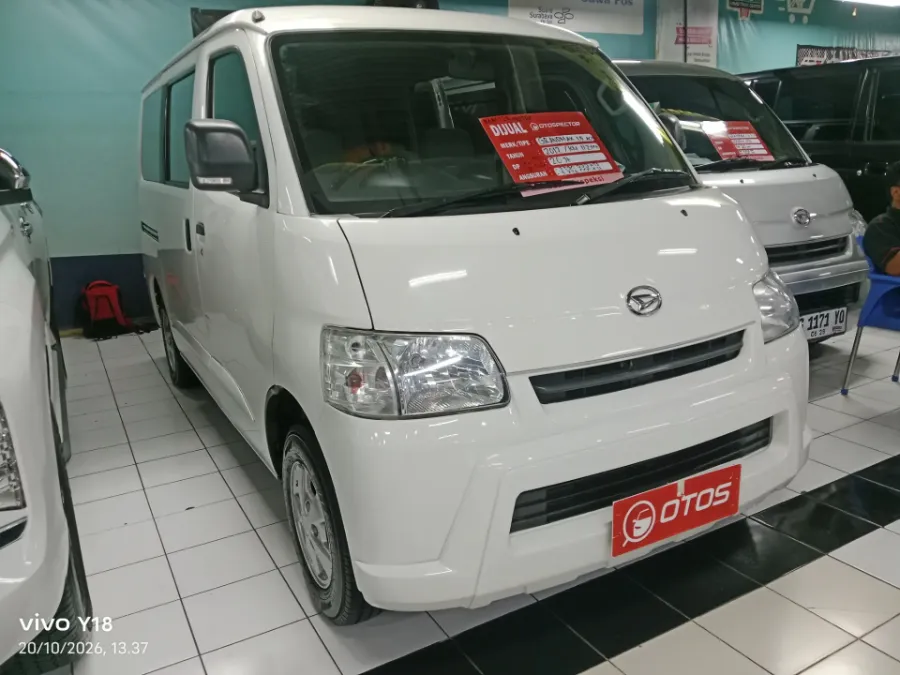 Foto Mobil Bekas Kanan Depan Daihatsu Gran Max 1.5 tahun 2017