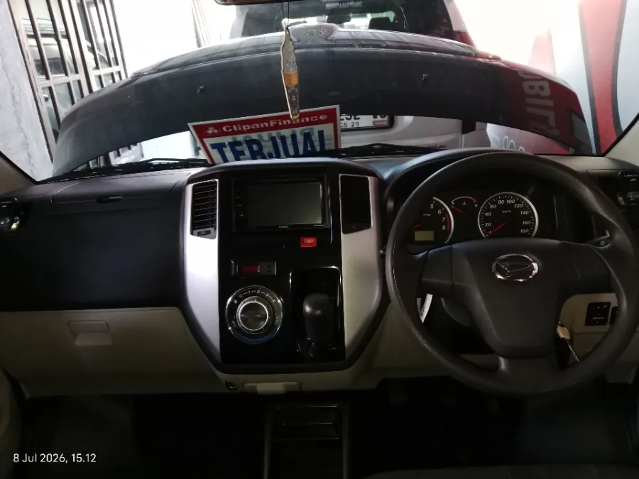 Foto Mobil Bekas Dashboard Daihatsu Luxio 1.5 X tahun 2024