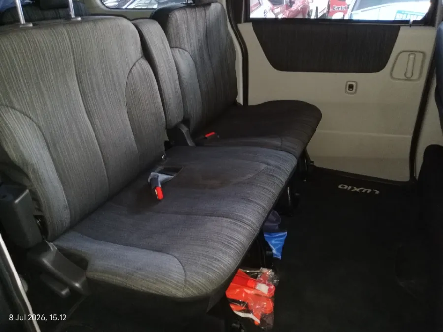 Foto Mobil Bekas Kabin Belakang Daihatsu Luxio 1.5 X tahun 2024