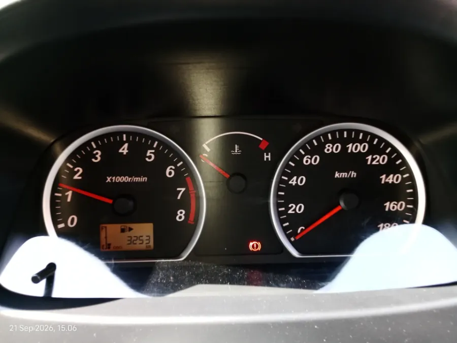 Foto Mobil Bekas Odometer Daihatsu Luxio 1.5 X tahun 2025