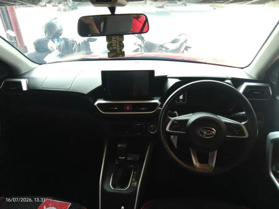 Foto Mobil Bekas Dashboard Daihatsu Rocky 1.0 R tahun 2021