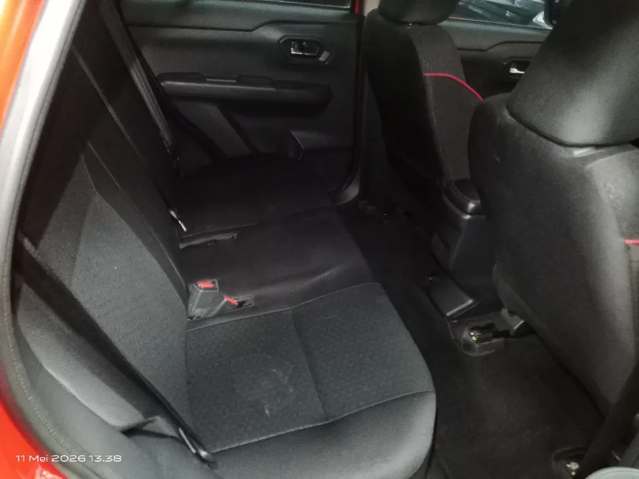 Foto Mobil Bekas Kabin Belakang Daihatsu Rocky 1.0 R tahun 2021