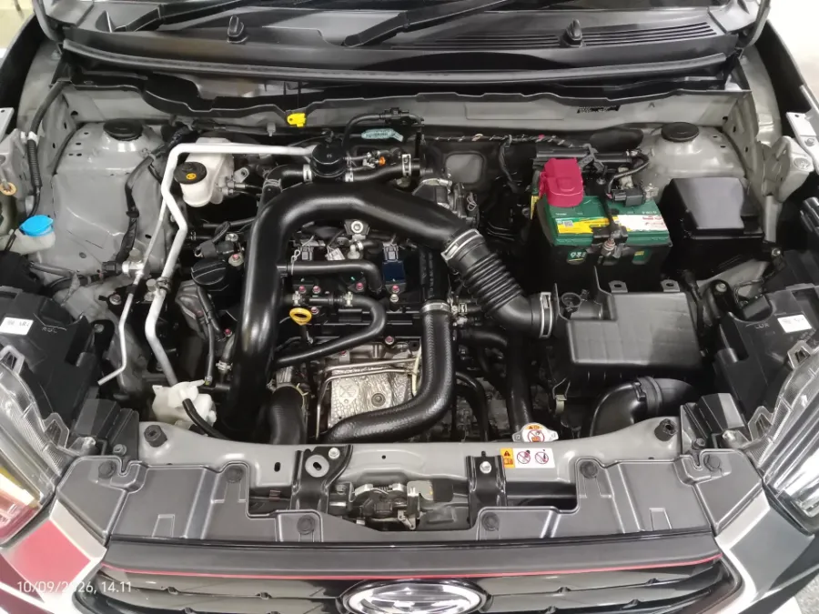 Foto Mobil Bekas Mesin Daihatsu Rocky 1.0 R tahun 2021