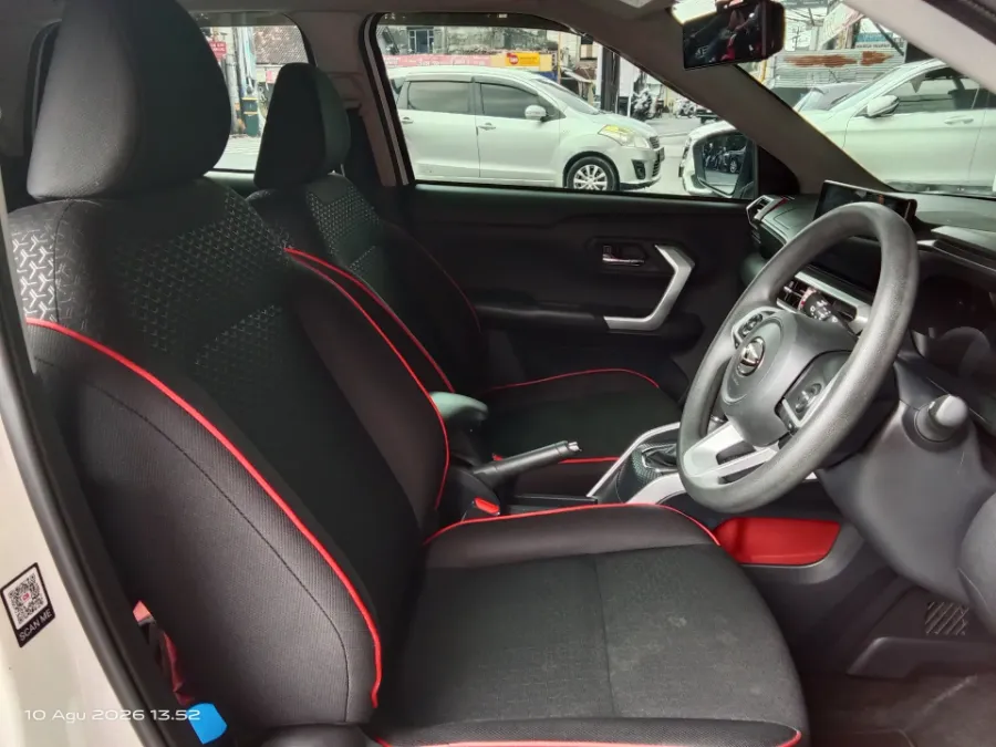 Foto Mobil Bekas Kabin Depan Daihatsu Rocky 1.0 R tahun 2022