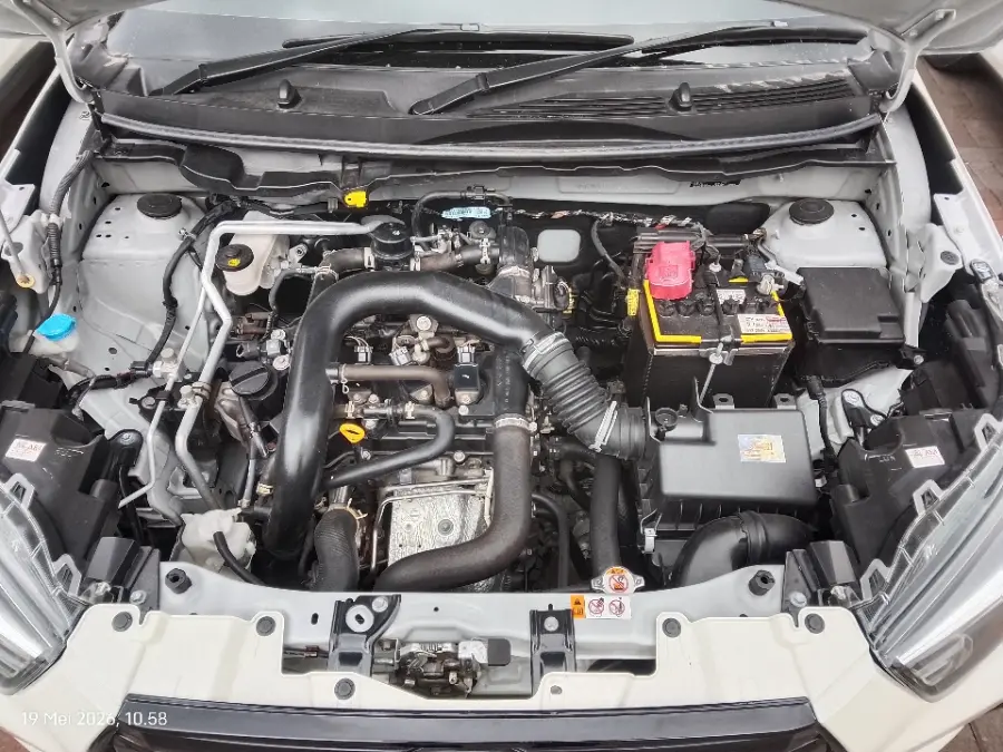 Foto Mobil Bekas Mesin Daihatsu Rocky 1.0 R tahun 2022